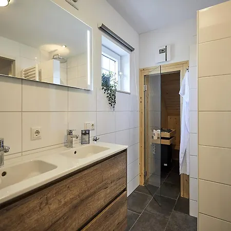 In Limburg With Sauna & Bbq Вилла Roggel